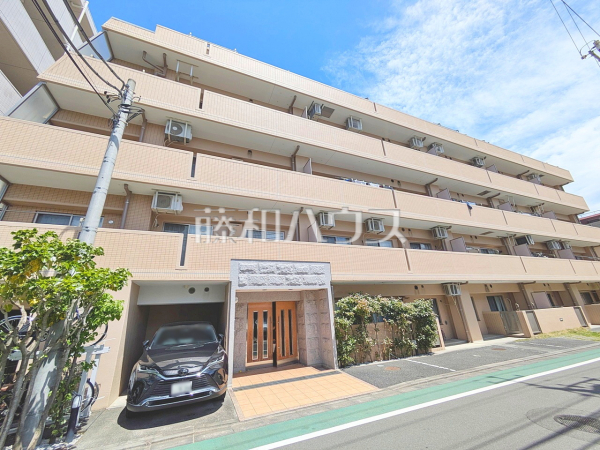 ≪現地外観≫京王線「府中」駅 徒歩10分！京この恵まれたロケーションによる幸福感は、毎朝の通勤時にしっかりと感じられるのではないでしょうか。【レーヴステージ府中緑町】
