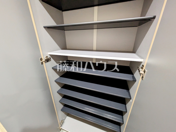 収納　【日商岩井方南町マンション】