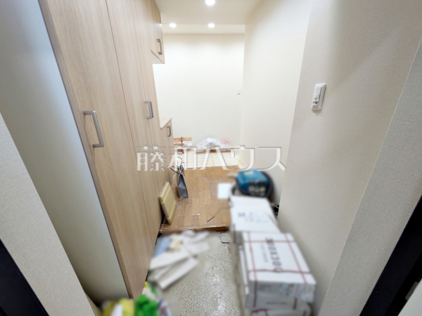 玄関　【日商岩井方南町マンション】