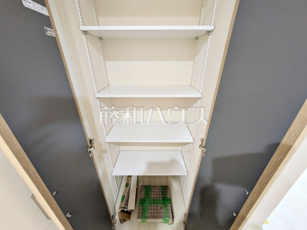 収納　【日商岩井方南町マンション】