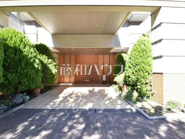 エントランス　【プレセダンヒルズ南大沢】