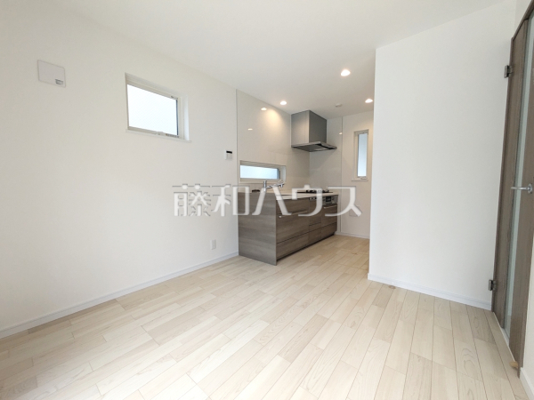 練馬区西大泉1丁目　全1棟　新築分譲住宅物件画像