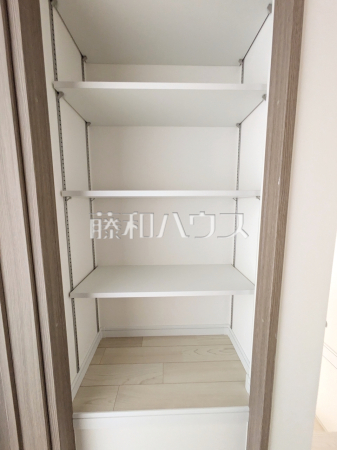 可動棚収納でお好きな高さに調節可能です！【練馬区西大泉１丁目】