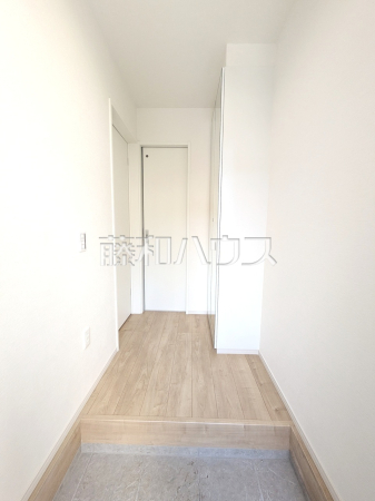 玄関　【和光市新倉２丁目】