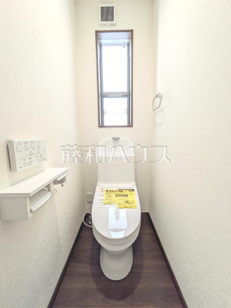 トイレ　【西東京市保谷町１丁目】
少ない水でも常にキレイを保ち、汚れが付きにくいトイレ！　