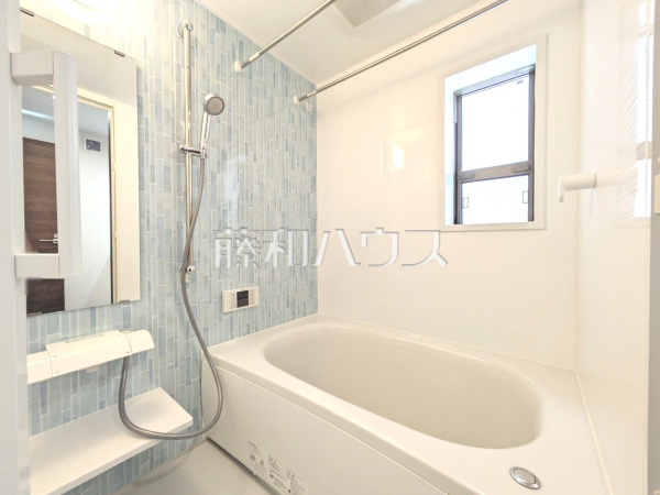 浴室　【西東京市保谷町１丁目】
一日の疲れを癒す、優しい色合いのバスルーム　