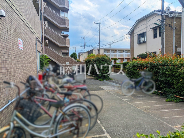 駐車場　【ベルポート朝霞弐番館】