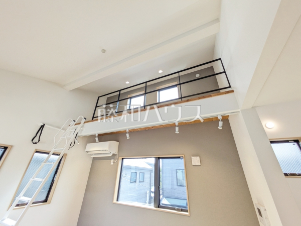 D号棟　リビング　【世田谷区上祖師谷１丁目】