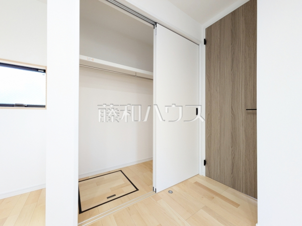 D号棟　収納　【世田谷区上祖師谷１丁目】