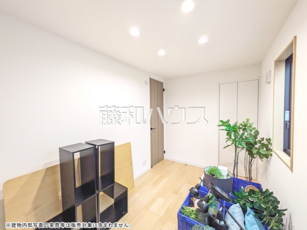 D号棟　サービスルーム　【世田谷区上祖師谷１丁目】