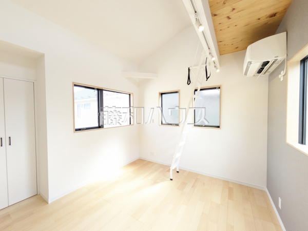 D号棟　リビング　【世田谷区上祖師谷１丁目】