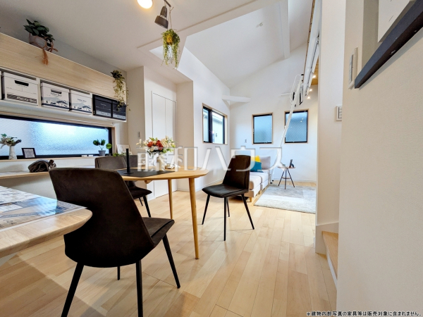 D号棟　リビング　【世田谷区上祖師谷１丁目】