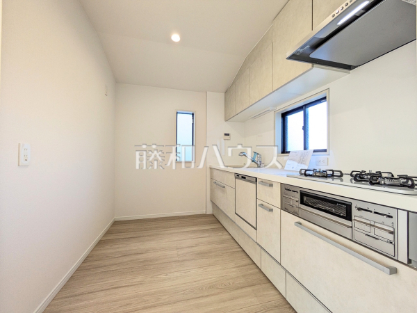 キッチン　【練馬区春日町１丁目】