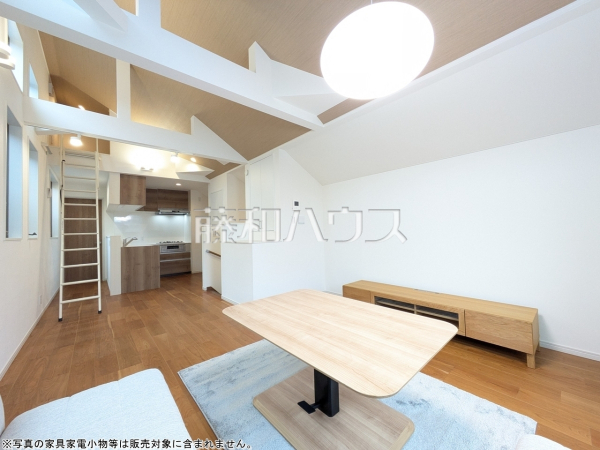 リビング　【杉並区桃井２丁目】