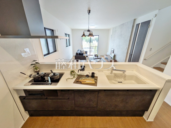 キッチン　【春日井市高山町３丁目】