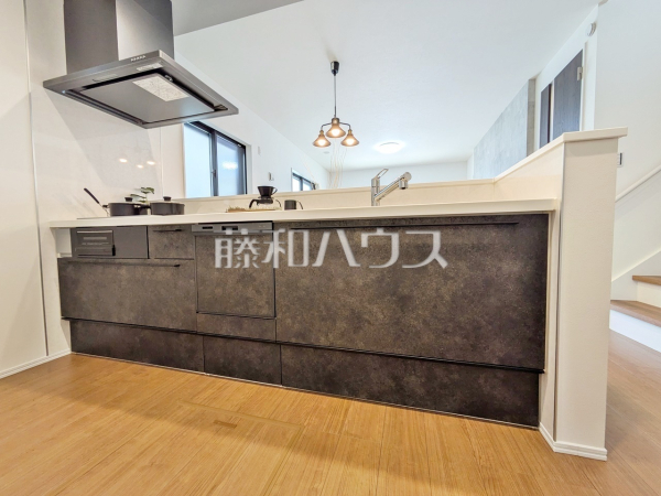 キッチン　【春日井市高山町３丁目】