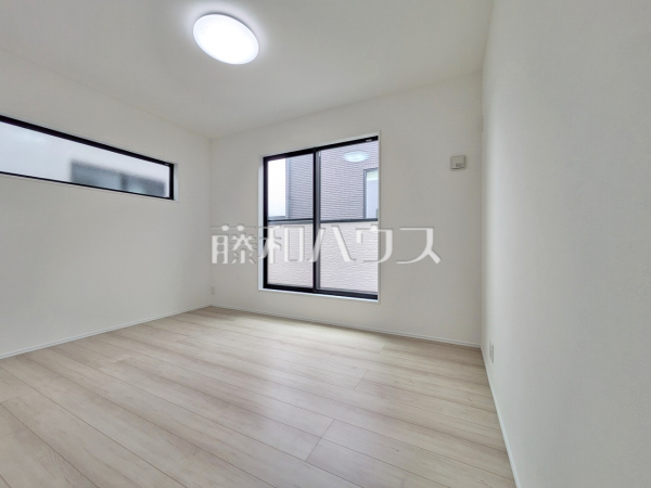 居室　【春日井市高山町３丁目】