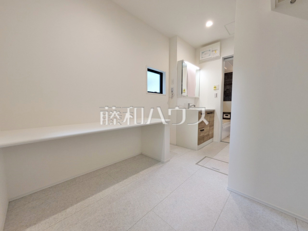 収納　【春日井市高山町３丁目】