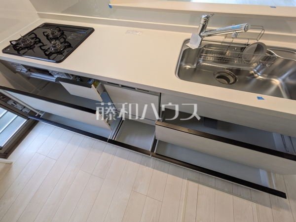 B号棟　キッチン収納　【小平市美園町３丁目】