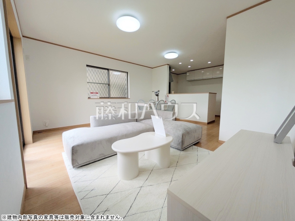 リビング　【名古屋市守山区脇田町】