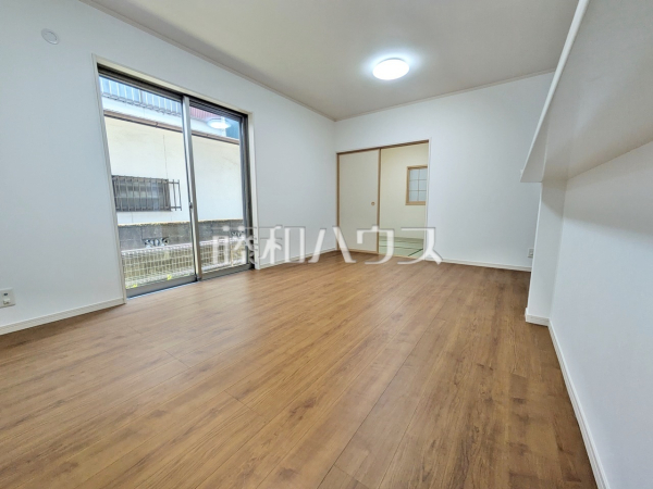 リビング　【名古屋市守山区菱池町】