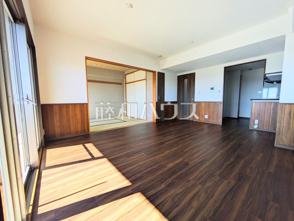 リビング　【マルベリー小牧山南】