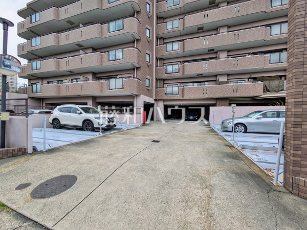 駐車場　【 ラビデンス守山町南】