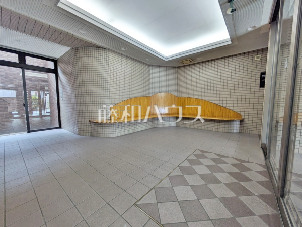 ロビー　【 ラビデンス守山町南】