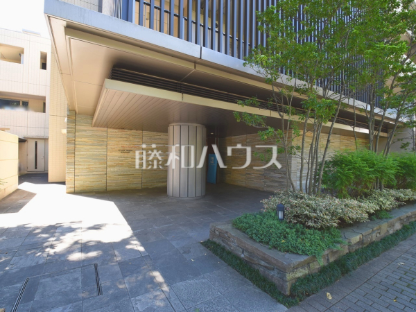 エントランス　【グランドメゾン武蔵野】