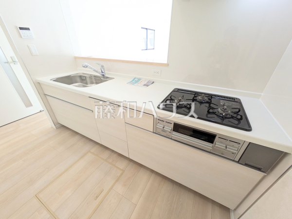 3号棟 家事をしながらご家族との会話も楽しめる対面キッチン 【志木市中宗岡5丁目】 3号棟 家事をしながらご家族との会話も楽しめる対面キッチン 【志木市中宗岡5丁目】