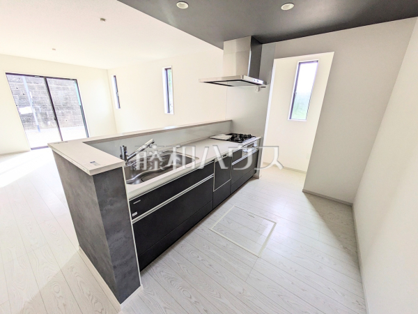 1号棟　キッチン　【福岡市城南区堤１丁目】