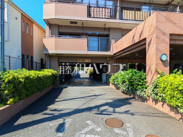 駐車場　【ダイアパレス朝霞台３】実際に行ってみないと分からないことも多くございます。営業担当がご案内いたしますので、お気軽にお問い合わせください。