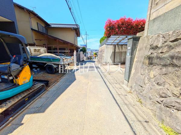 接道状況および現場風景　【福岡市中央区笹丘１丁目】