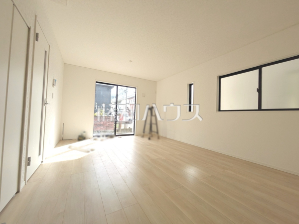 2号棟　リビング　【志木市本町２丁目】