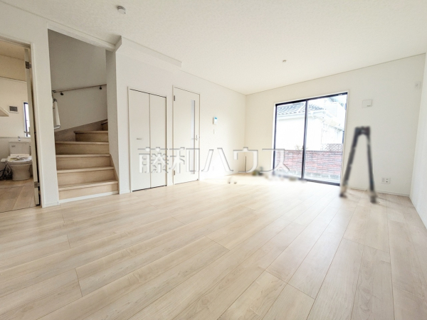 2号棟　リビング　【志木市本町２丁目】