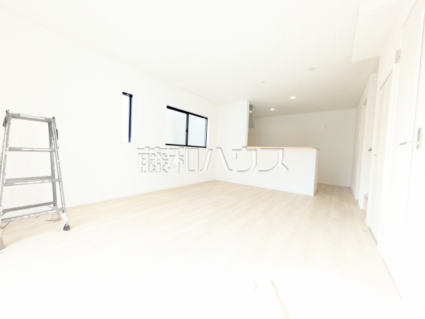 2号棟　リビング　【志木市本町２丁目】