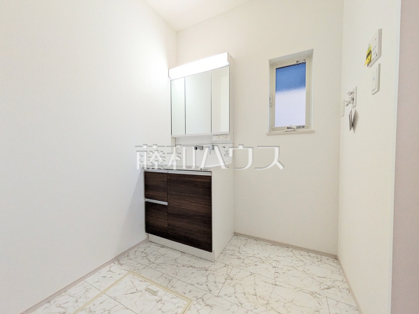 3号棟　洗面室　【富士見市羽沢１丁目】