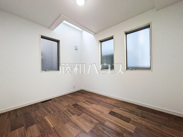 居室　【中野区南台２丁目】