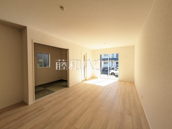 3号棟　リビング　【小牧市小牧１丁目】