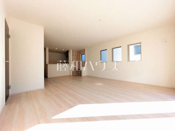 1号棟　リビング　【八王子市緑町】