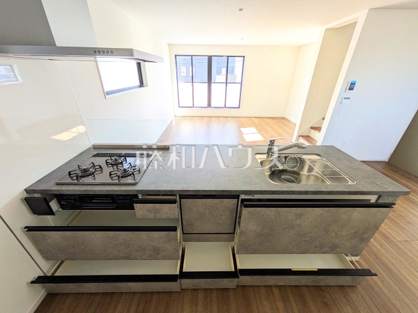 3号棟　キッチン　【福岡市西区小戸３丁目】
