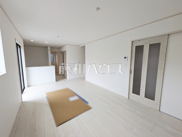 D号棟　リビング　【福岡市南区五十川２丁目】