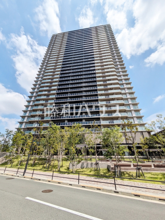 外観　【ブリリアタワー聖蹟桜ヶ丘ブルーミングレジデンス】 物件の事、諸費用の事など、小さな疑問も、までお気軽にご連絡・ご相談下さい。 