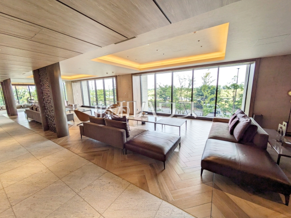 ≪エントランスラウンジ≫テラスのように外を眺めながらゆったりとくつろげる、エントランスラウンジ【ブリリアタワー聖蹟桜ヶ丘ブルーミングレジデンス】