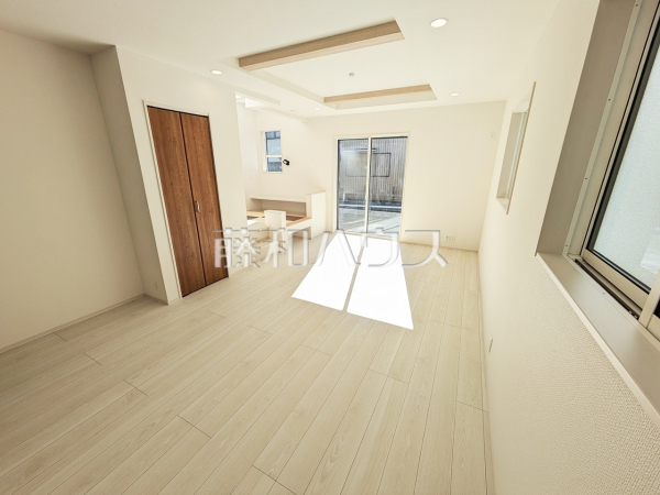 2号棟 リビング 【北名古屋市熊之庄新宮】 2号棟 リビング 【北名古屋市熊之庄新宮】