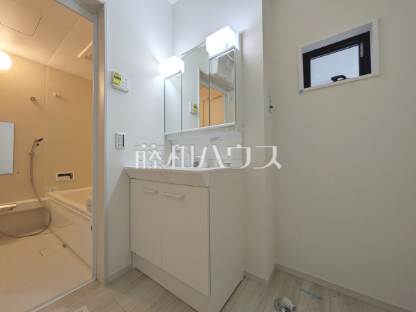 1号棟　洗面室　【三鷹市大沢５丁目】