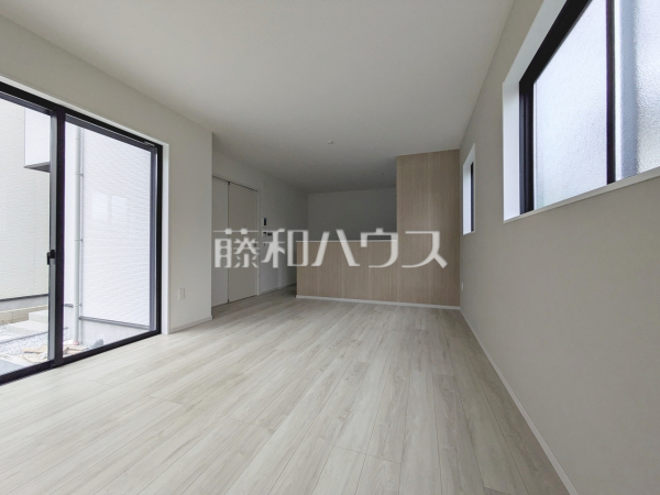 1号棟　リビング　【三鷹市大沢５丁目】