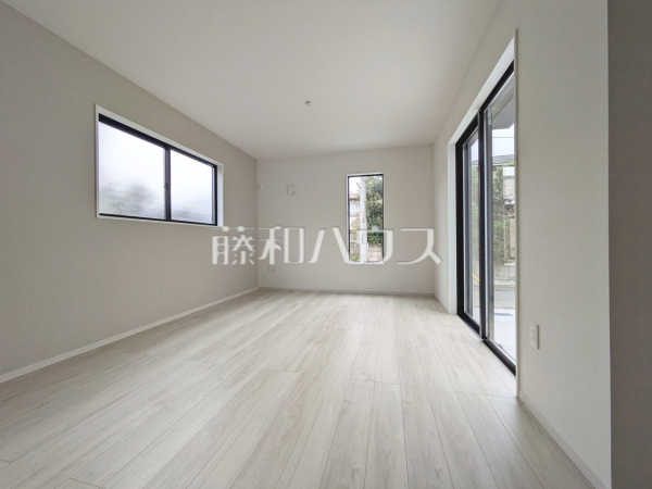 1号棟　リビング　【三鷹市大沢５丁目】