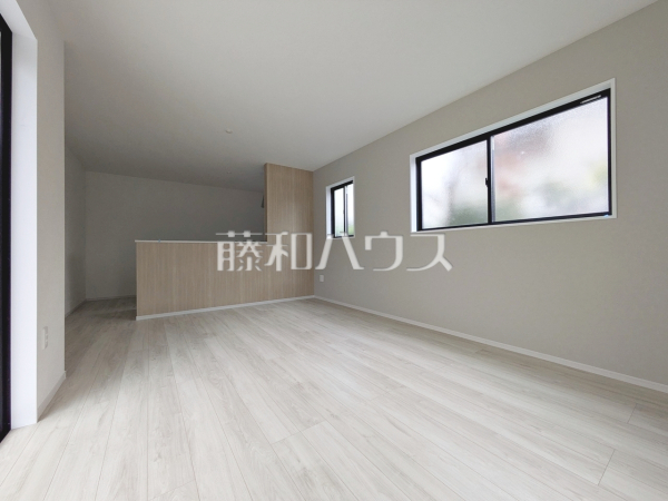 1号棟　リビング　【三鷹市大沢５丁目】