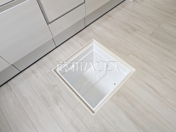 1号棟　キッチン・床下収納【三鷹市大沢５丁目】